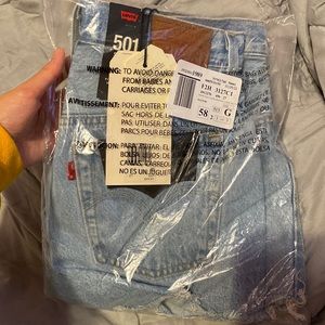 NWT Levi’s 501 jeans size 27
